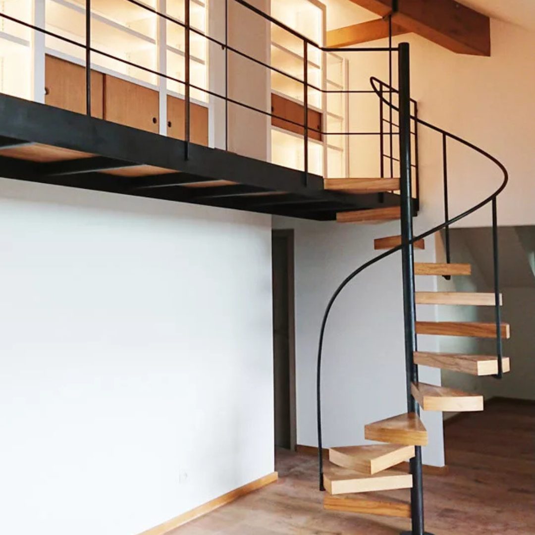 Agencement-Intérieur-bibliothèque-contemporaine-sur-passerelle-2